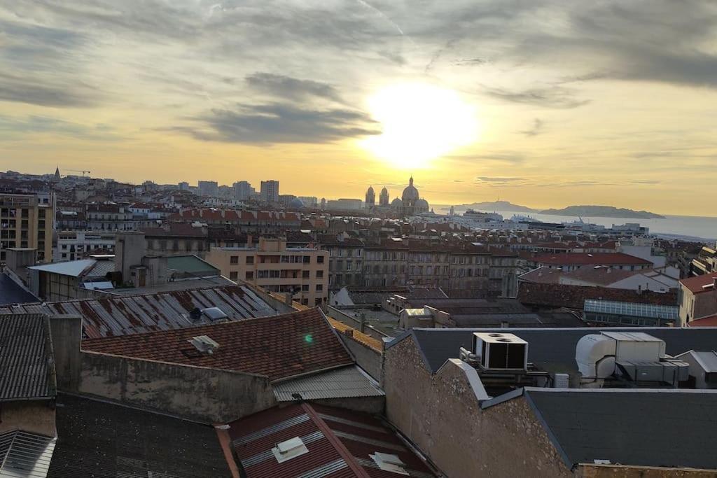Vue Mer Et Et Notre Dame Centre Ville Avec Balcon Et Parking Марсилия Екстериор снимка